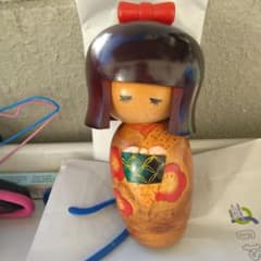 花柄の木製こけし人形（箱付き） 木製こけし人形 花柄 着物 - メルカリ