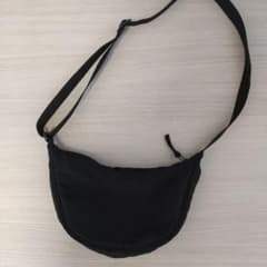 【専用】ユニクロ ラウンドミニショルダーバッグのサムネイル