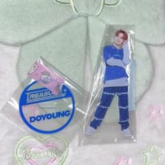 TREASURE HELLOPOPUP ドヨン アクリルスタンドのサムネイル