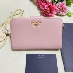 美品♡PRADA サフィアーノ 二つ折り財布 ピンク - メルカリ