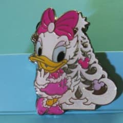 ディズニーシー アブーズバザール 15周年限定ピンバッジ デイジーのサムネイル