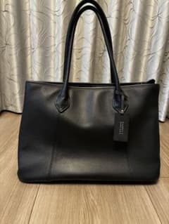 美品 バーニーズニューヨーク トートバッグ レザー A4収納可 肩掛け可