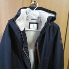 AIGLEフードコートのサムネイル