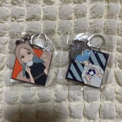 ヨルシカ エルマ エイミー キーホルダー - メルカリ