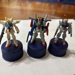 ガンダム ペットボトルキャップ フィギュア 3体セットのサムネイル