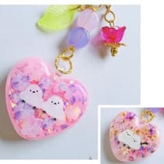 シマエナガとお花のリバーシブルキーホルダー - メルカリ