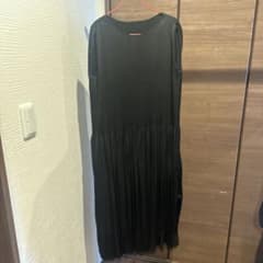 COMME CA ISM プリーツ ノースリーブ ロングワンピース ブラックのサムネイル