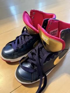 NIKE ハイカットスニーカー ブラック ゴールドのサムネイル