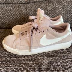 NIKE ナイキ スニーカー　スウェードのサムネイル