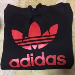 adidasパーカー黒赤のサムネイル