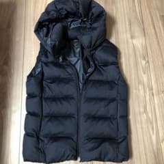 ユニクロ UNIQLO ダウンベストのサムネイル