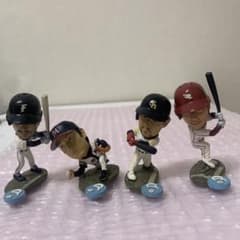 日本プロ野球 セパ交流戦記念フィギュア 4体セットのサムネイル