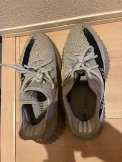 Yeezy Boost 350 V2 クリーム/ブラック US 6.5のサムネイル