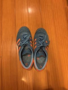 adidasシューズのサムネイル