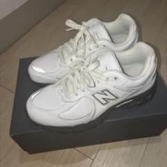 New Balance U2002RE ホワイト 24.0cmのサムネイル