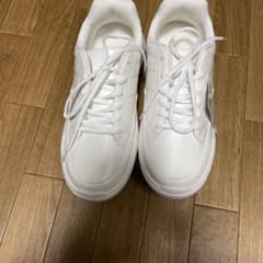 GU ジーユー ボリュームソールスニーカーのサムネイル