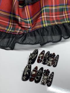 ネイルチップ 赤チェック 地雷系 ダーク系 サブカル系 ロック パンクのサムネイル