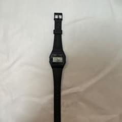 CASIO F-84W デジタル腕時計のサムネイル