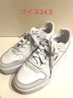 PUMA ホワイト スニーカー　24.5のサムネイル
