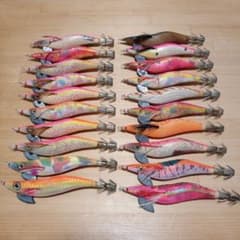 残り1組早い者勝ち　ヨーヅリ　秋イカ　新子イカ　エギ　3.0号　20本 残り2組早い者勝ち ヨーヅリ 秋イカ 新子イカ エギ 3.0号 20本 - メルカリ