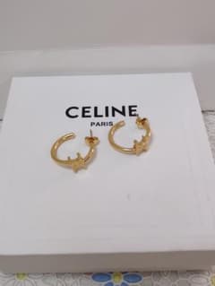 超人気美品✨セリーヌ トリオンフ アシンメトリック ピアス ゴールド