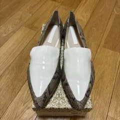 ポインテッドトゥフラットシューズ 25.0のサムネイル