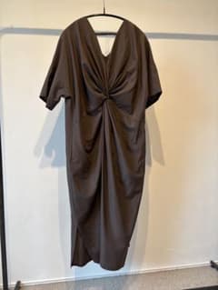 インポートshop オリジナル　フロントツイストデザインワンピース ブラウンのサムネイル