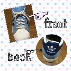 adidasスニーカーのサムネイル