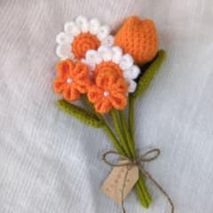 【推し色】ハンドメイド　枯れない花　毛糸の花束　チューリップ　かぎ編み　オレンジ