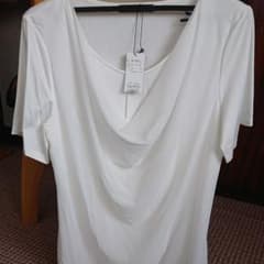 新品☆カットソー トップスのサムネイル