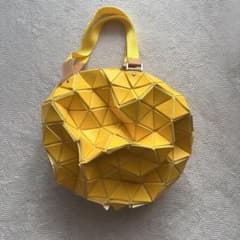 PLEATS PLEASE ISSEY MIYAKE まん丸バッグ イエロー - メルカリ