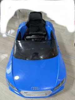 Audi TT RS Roadster 電動乗用玩具　ラジコンカー Audi TT RS Roadster 電動乗用玩具 ラジコンカー - メルカリ