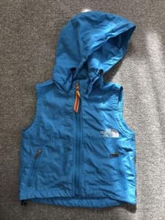 ⭐︎値下げ⭐︎ノースフェイス＊ベスト＊90キッズのサムネイル
