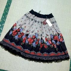 新品未使用！アクシーズファム　フレアスカートのサムネイル