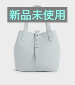 CHARLES & KEITH ベリル リサイクルレザー バケツバッグ ブルー - メルカリ