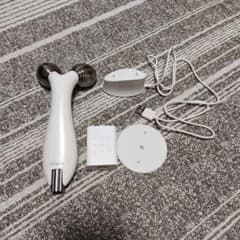 YAMAN 美顔ローラー 充電器付き ヤーマン WAVY ホワイト EP-15W - メルカリ