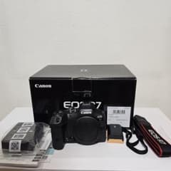 Canon EOS R7 [Listing ends June 29th]