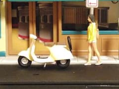 1/64 ガール フィギュア バイク ベスパ ／ 1:64 ミニカー ジオラマのサムネイル