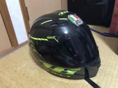 カーボン風ヘルメットのサムネイル