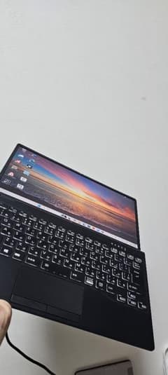 Fujitsu LIFEBOOK UH90/E3 i7 8gb/512gb - メルカリ