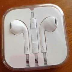 nico様専用☻iPhone5sに着いてきたイヤホンのサムネイル