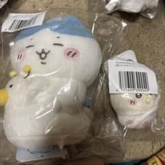 h*e様 ちいかわ Baby ぬいぐるみくじ D賞とE賞のハチワレとラッコのサムネイル