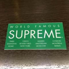 Supreme ステッカー 1 枚 新垣結衣 使用 新品正規 送料込のサムネイル
