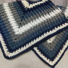 ハンドメイド　ひざ掛け　ブランケットのサムネイル