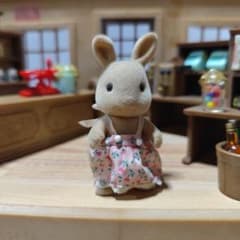 シルバニアファミリー　耳折れウサギ　人形のサムネイル