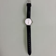 Daniel Wellington 腕時計 ブラックレザーのサムネイル