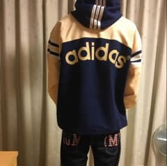 送料無料！！！ アディダス デサント製 パーカーのサムネイル