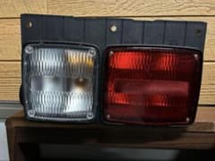 日野 純正テールランプ 新車外し 保管品 日本ボデーパーツ工業 トラック用 テールレンズ レッド 白熱