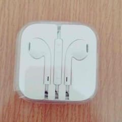 iPhoneのイヤホン ホワイトのサムネイル