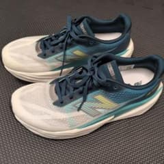 New Balance FuelCell Rebel 27.0cmのサムネイル